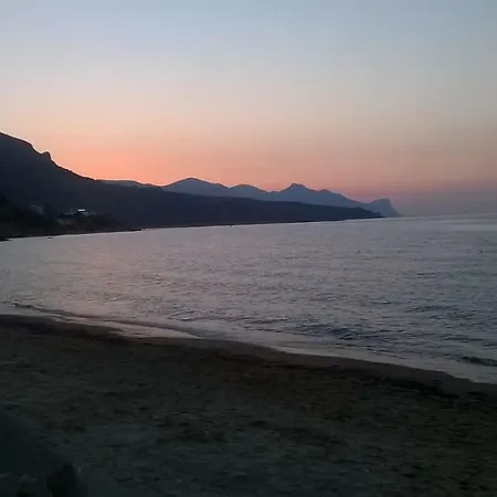 Liscaluna Πανσιόν